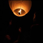 Le magie du laché de lanterne thaïlandaise